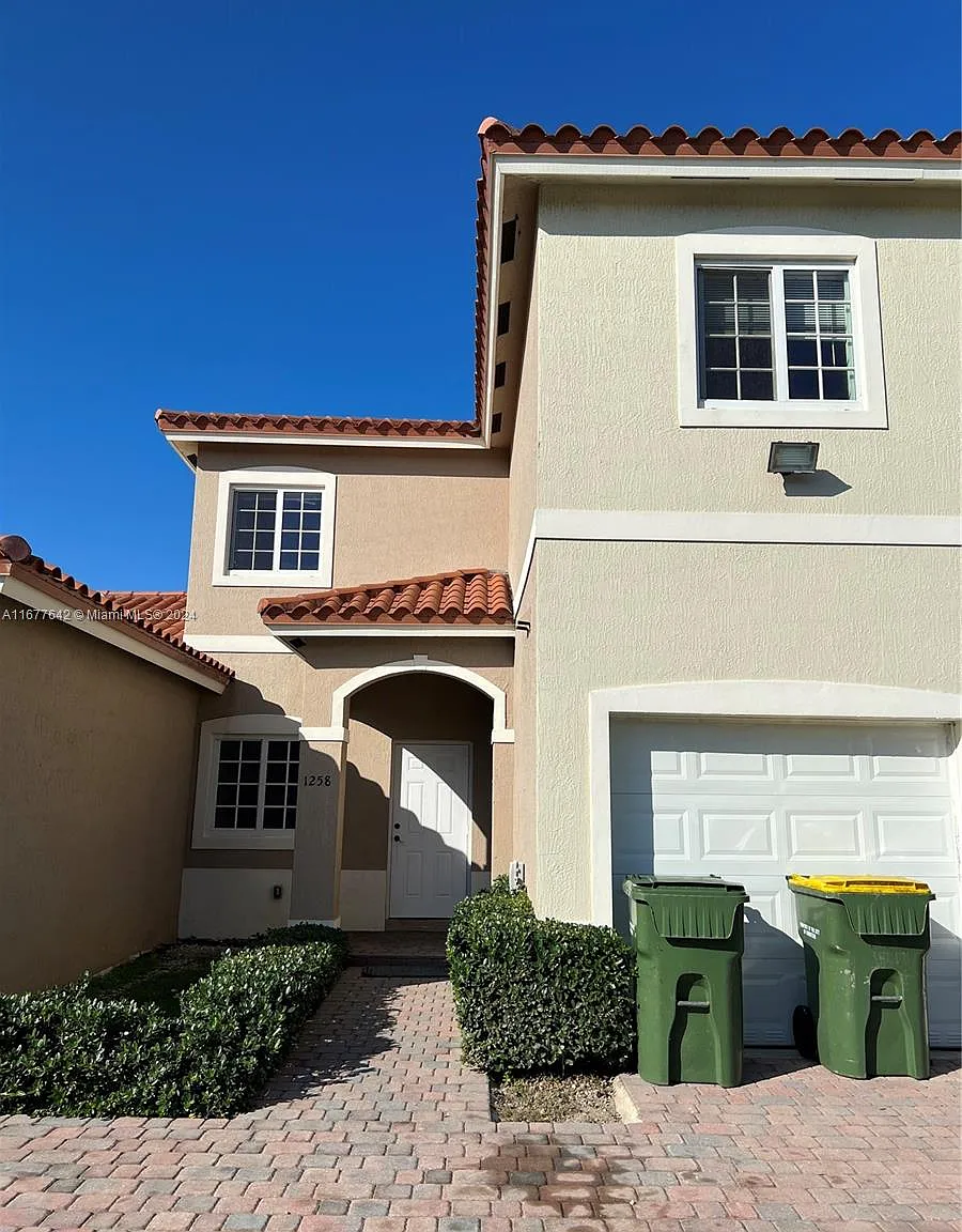 Palm Villas Townhomes I C — Photo 1