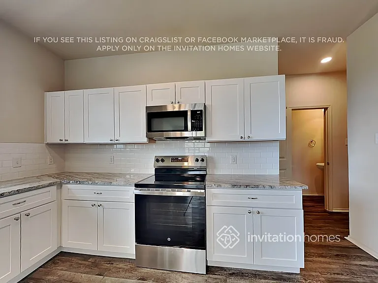 2820 Englefield Grn — Photo 15