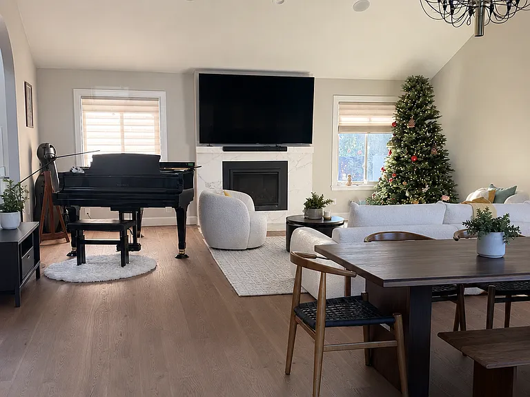 1005 Border Rd — Photo 8
