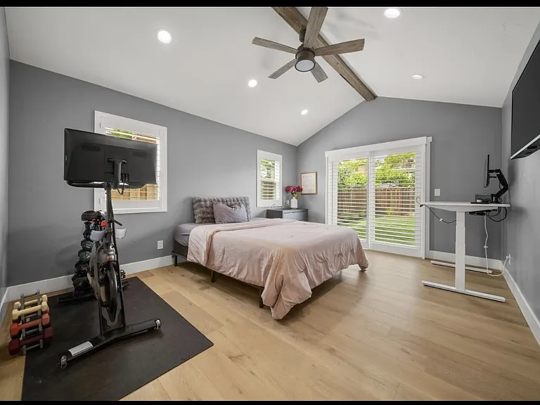 844 Sunset Dr — Photo 16