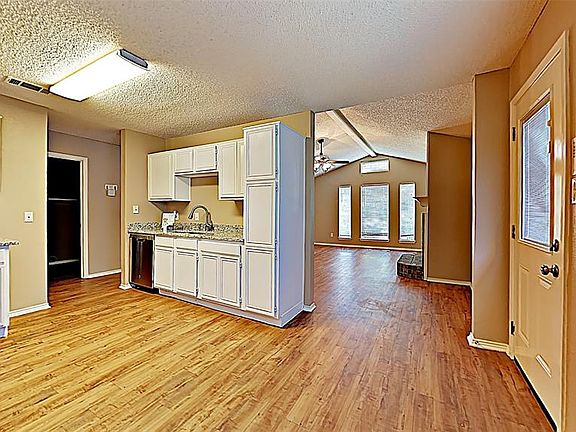 3rd image of 1216 Glen Creek Dr