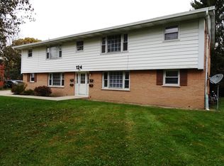 124 Caroline Ct, Geneva, IL 60134