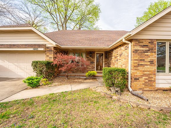 3rd image of 1605 E Camino Alto Street