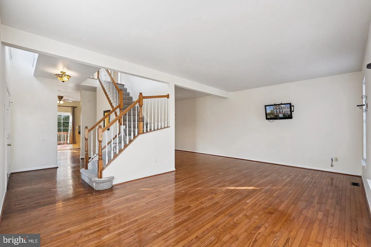 3 bed, 2.5 bath, 2934 sqft, $2,900 — Photo 4