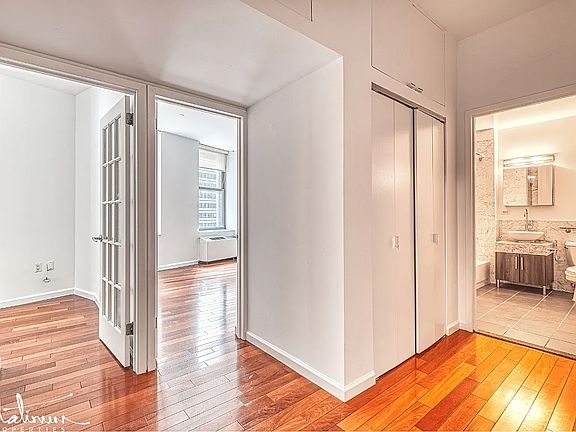 5th image of 82 Beaver St APT 605