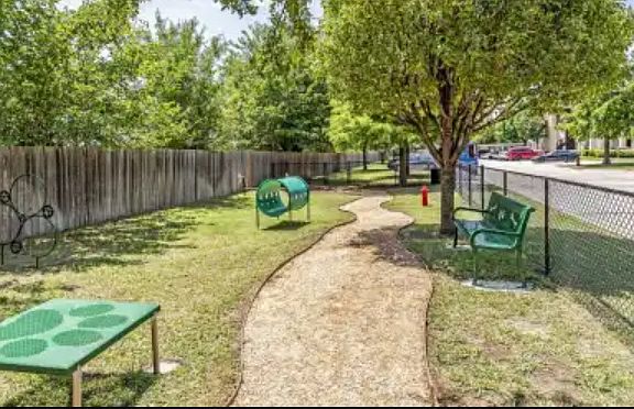 5th image of 2650 N Forum Dr #2B-2Ba-954Sqft