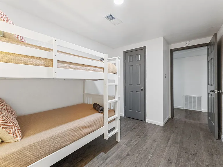 4203 Philmont Ave — Photo 45