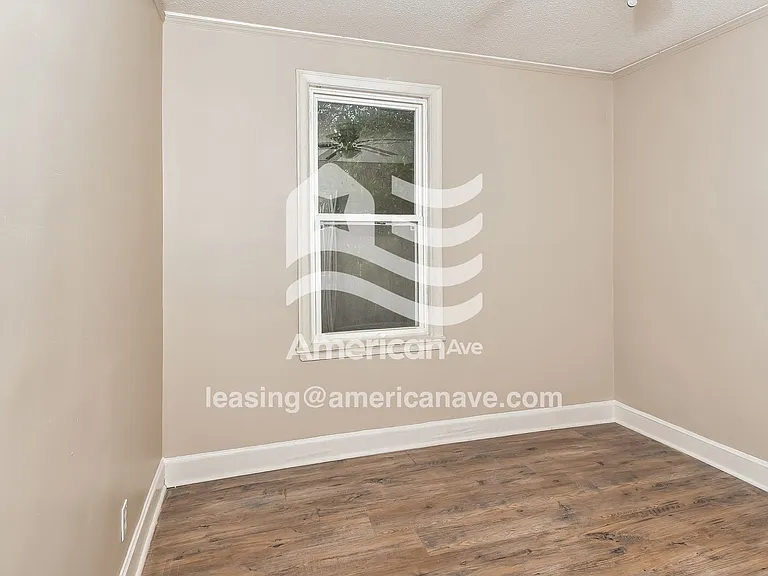 15881_012_wm_-_bedroom_13369204.jpg