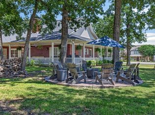 233 Saint Andrews Dr E, Mabank, TX 75156