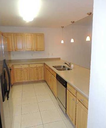 5th image of 113 Brooks St #E105