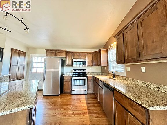 2nd image of 2739 Straus Ln