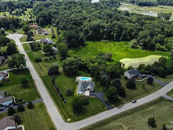 3rd image of 190 Pondridge Dr