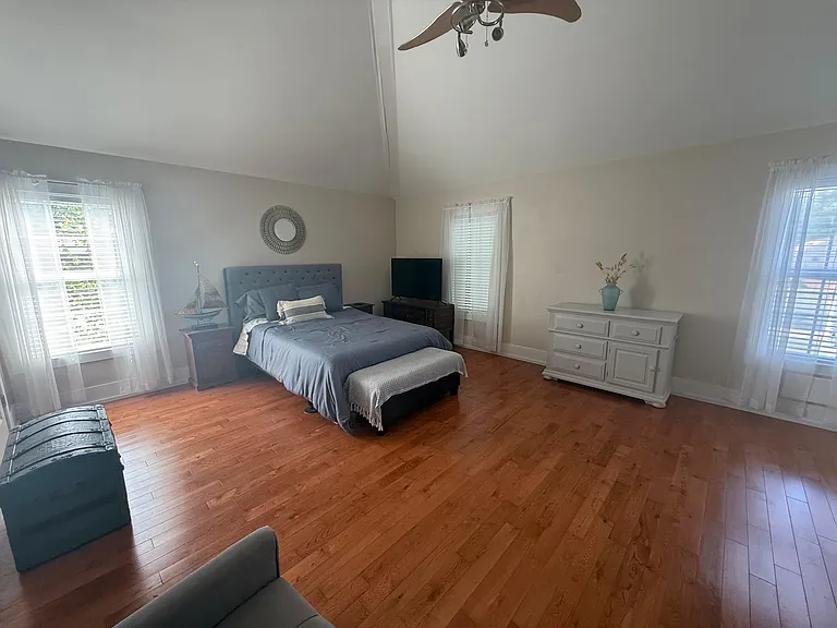 1021 Bay Dr #B — Photo 12