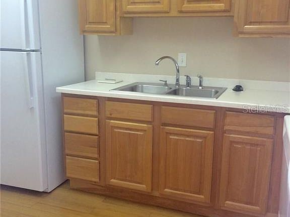 5th image of 255 Dolphin Pt APT 401