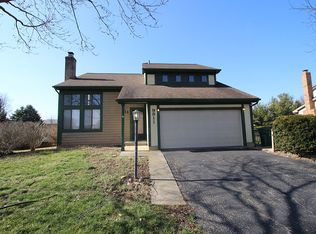 9811 Meadow Wood Dr NW, Pickerington, OH 43147