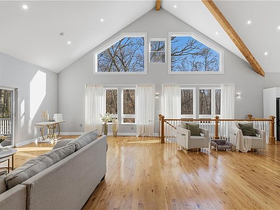 4th image of 270 Brayton Rd