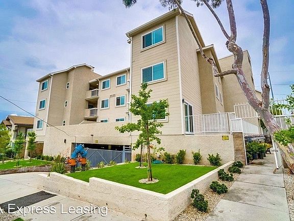 3rd image of 821 Austin Ave APT 108
