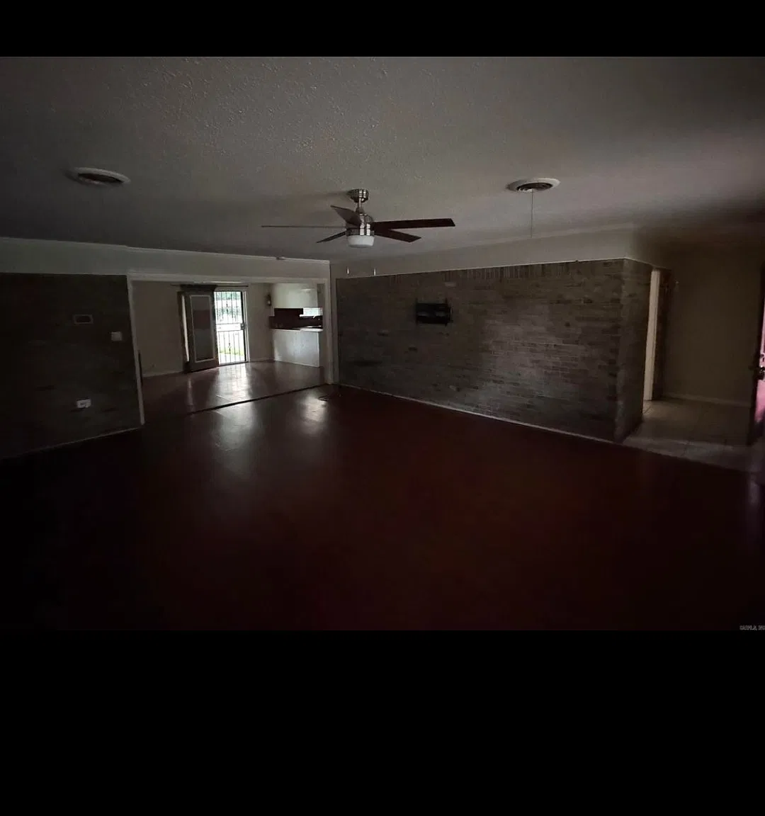 2410 Sheraton Park Dr — Photo 3