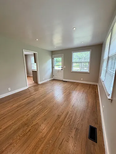 1107 Maplehurst Ave Photo 1