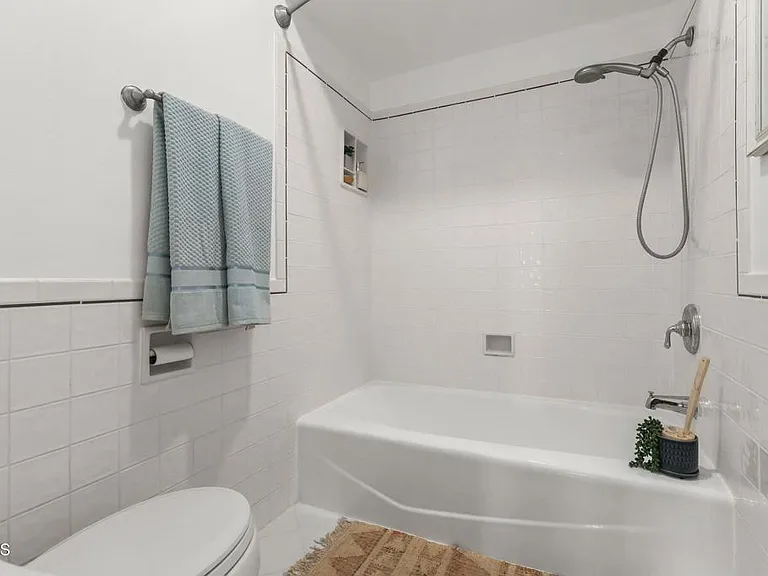 640 S Lake Ave #105 — Photo 24