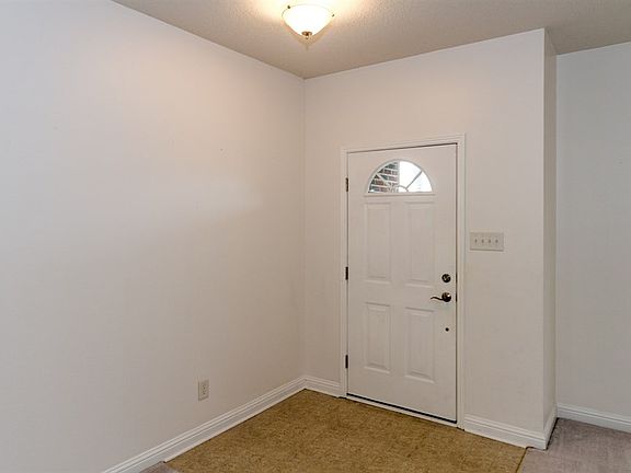 3rd image of 1168 Redwood Dr