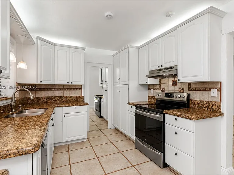 9030 SW 184th Ter — Photo 31