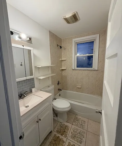 546 Elm St #2 — Photo 8