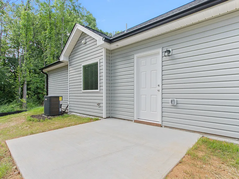 687 N Manning Ave — Photo 27