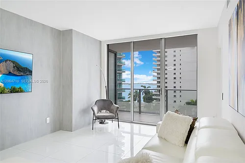 1300 Brickell Bay Dr #706 Photo 1