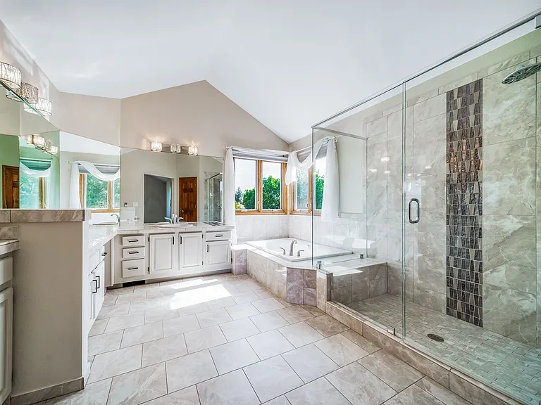 6793 Blackhawk Ct — Photo 30