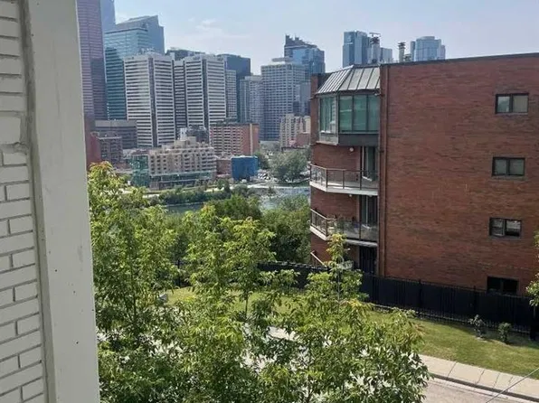 316 S 1st Ave NE #401, Calgary, AB T2E 0B2