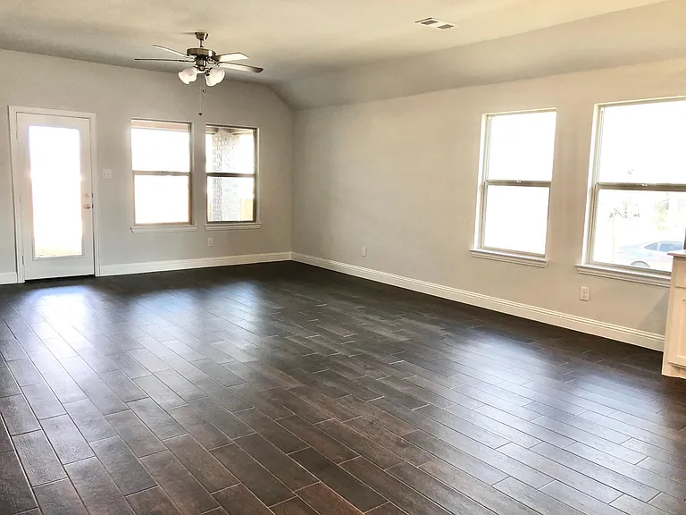 1261 Sharp St — Photo 14