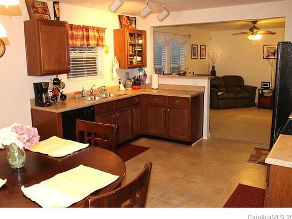 4th image of 3118 Pikes Peak Dr