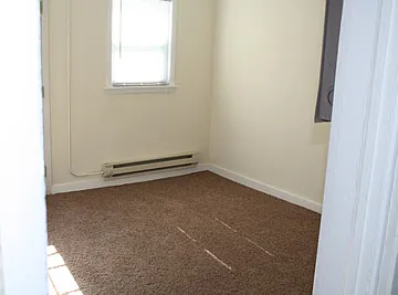 3 bed, 1.0 bath, 580 sqft, $1,150 — Photo 18