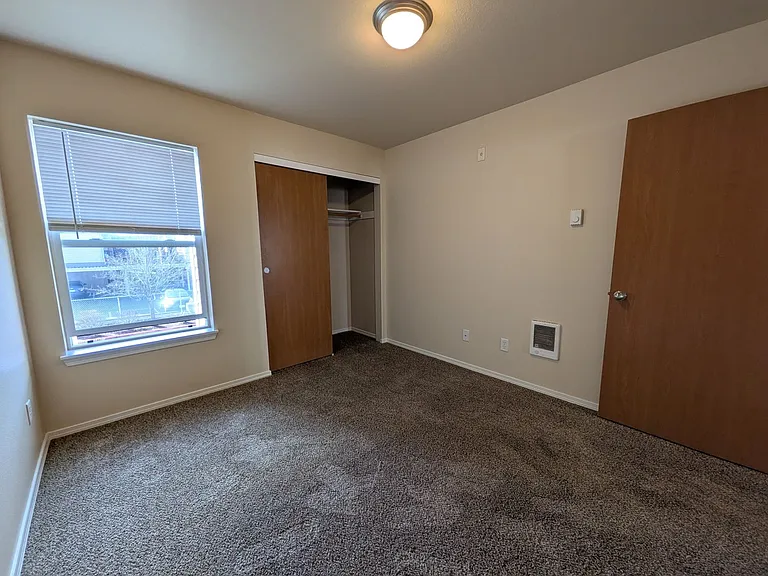 Wellesley Park Apartments — Photo 58