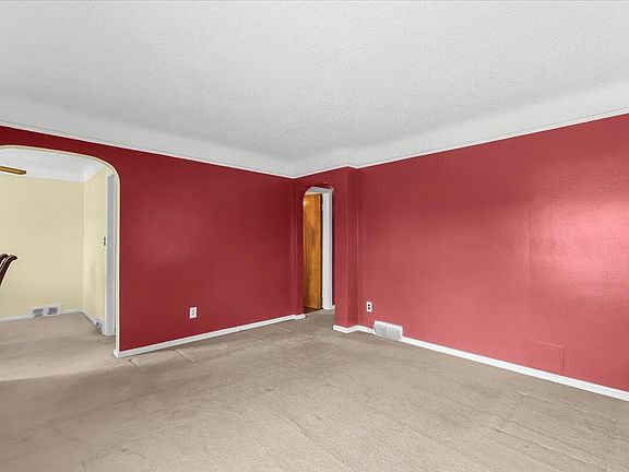 5th image of 10005 Hazelton Ave