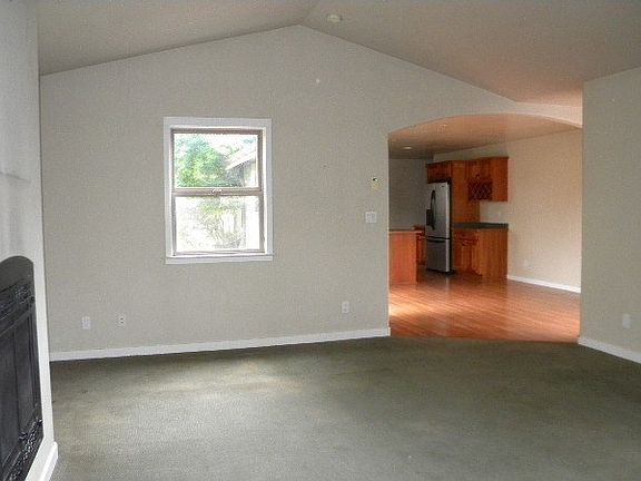 4th image of 1761 Chanterelle Dr