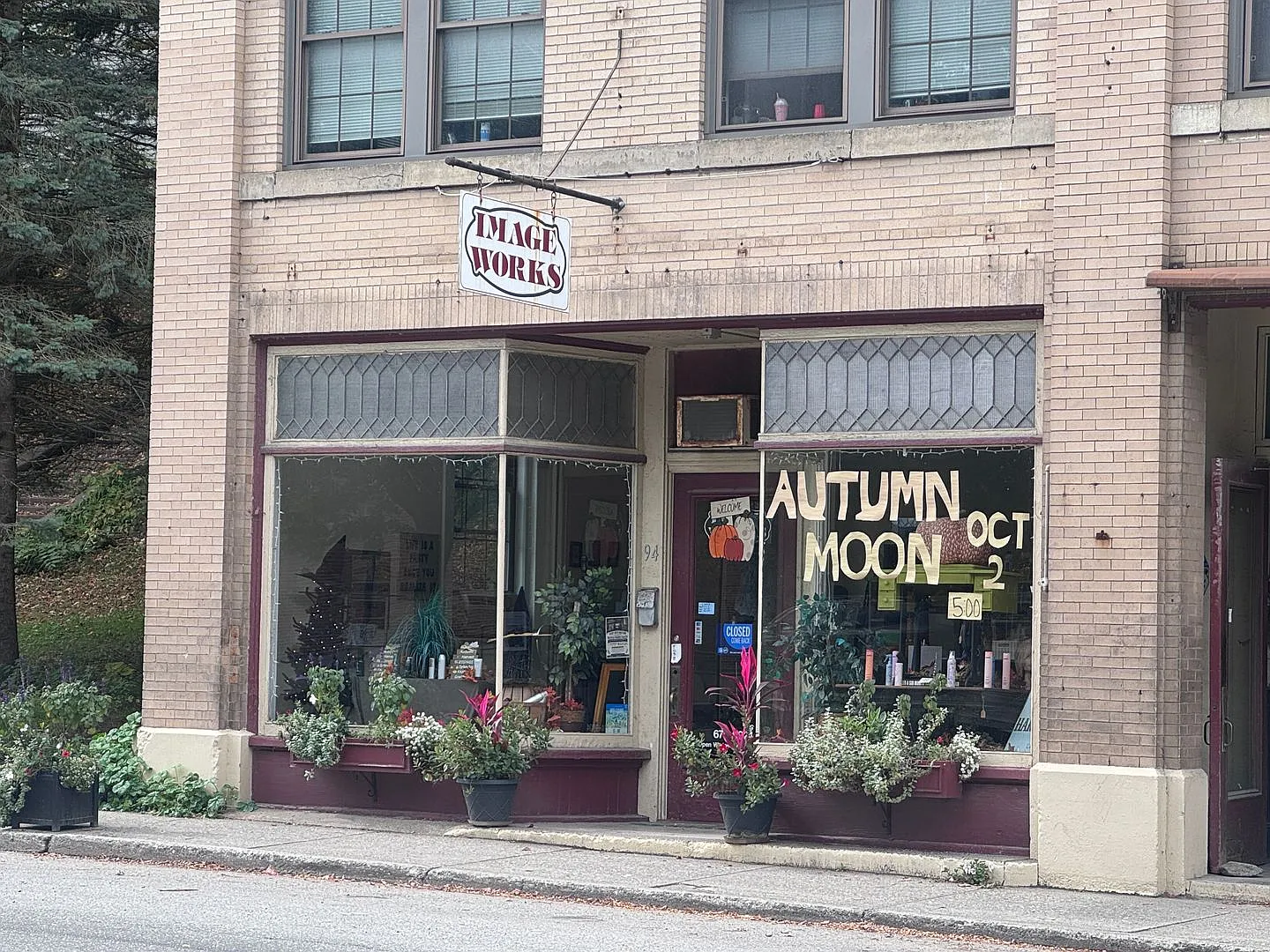 92 Main St — Photo 2