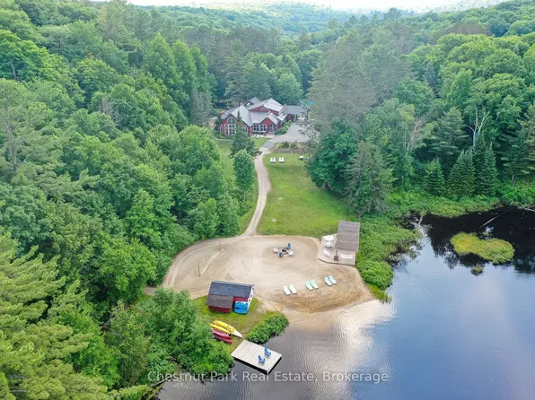 848 Clearwater Lake Rd, Huntsville, ON P0B 1L0