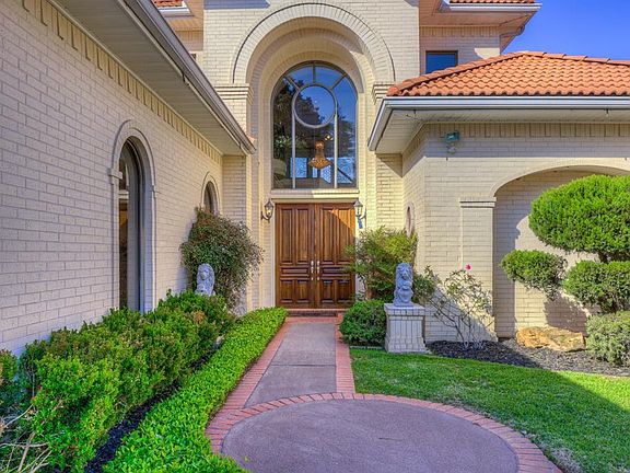 3rd image of 3806 Walden Estates Dr
