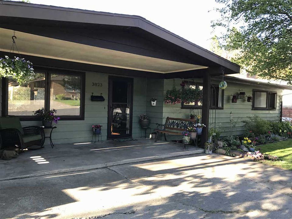 1st image of 3823 E 15th Ave