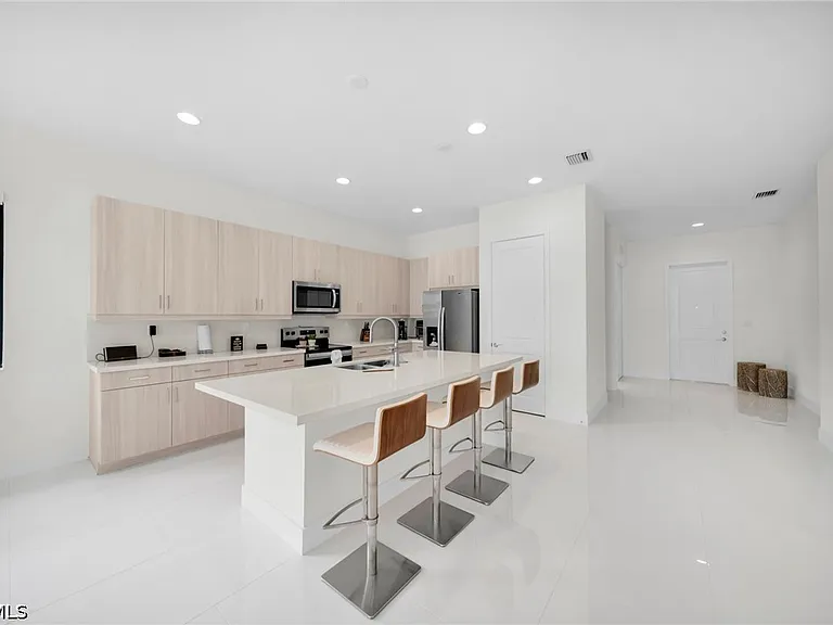 5043 Ofanto Ln — Photo 10