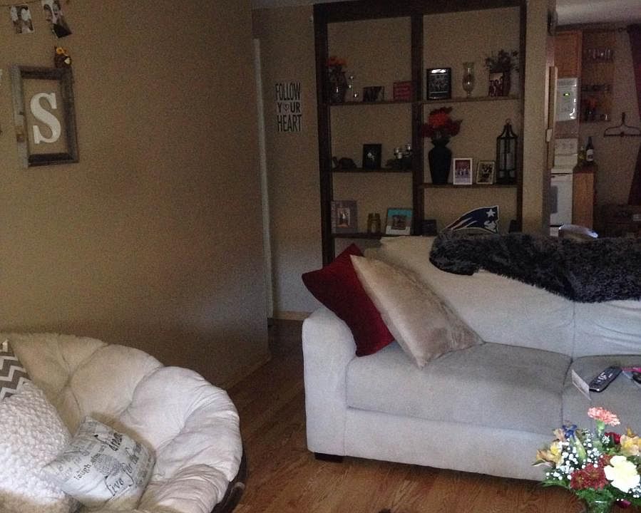 2nd image of 418 Meadow St #41
