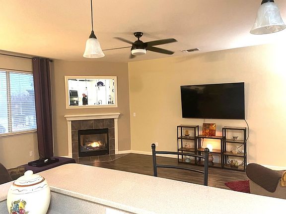 4th image of 2522 Emerald Dr
