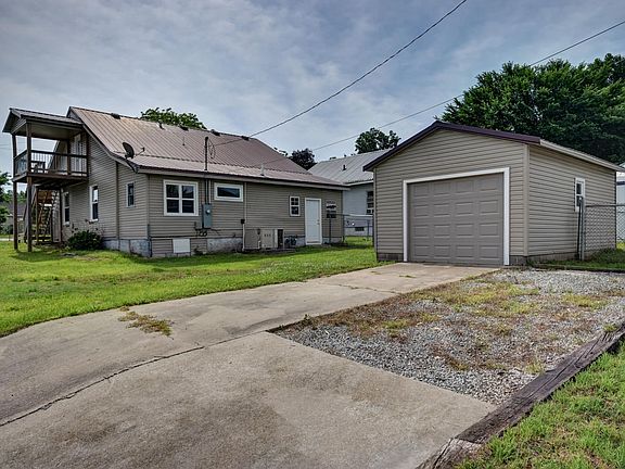 403 S Hickory Street-44