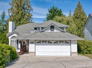 5818 Trail Ave, Sechelt, BC V7Z 0L9