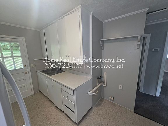 4th image of 921 Taft St