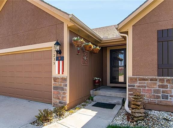 3rd image of 11235 Cernech Ct