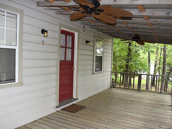 3rd image of 33 Waco Dr