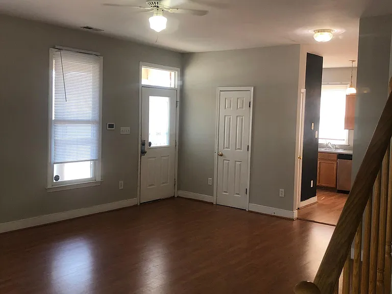 903 W Leigh St — Photo 7